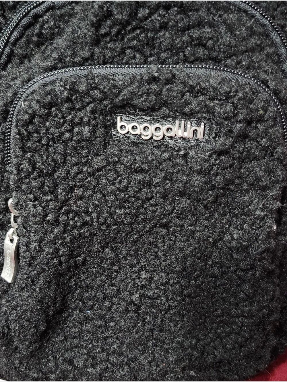Baggallini Black Sherpa Sling Bag with Silver Logo - Picture 5 of 11